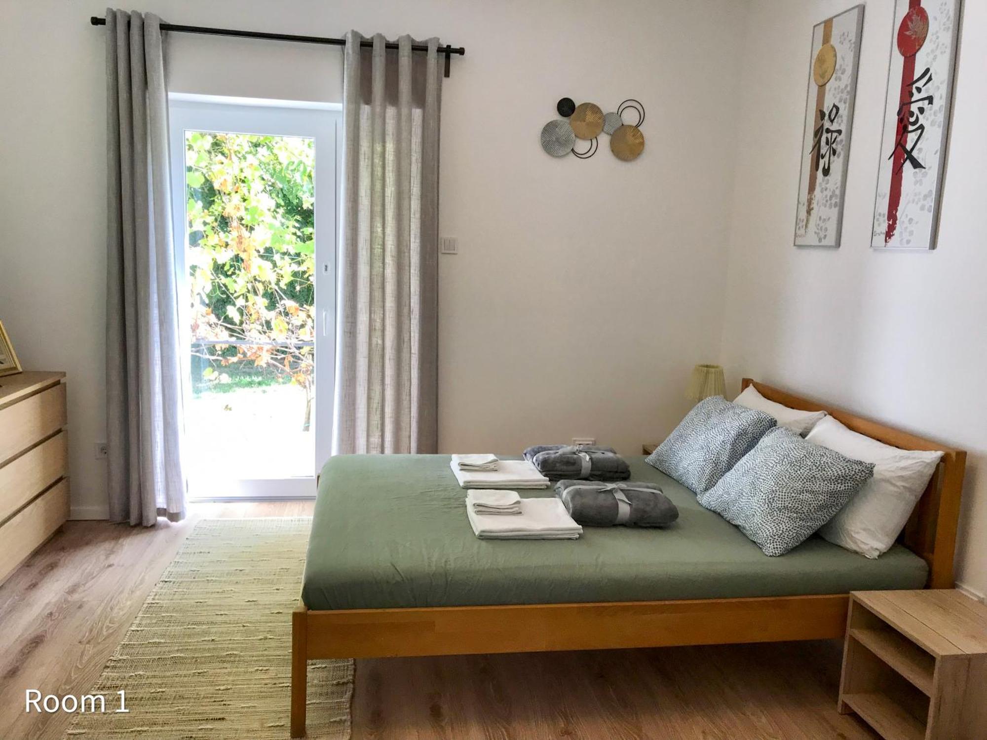 Quiet, Green, Relaxing Place - 2 Bedroom Apartment Balatonfüred Eksteriør billede