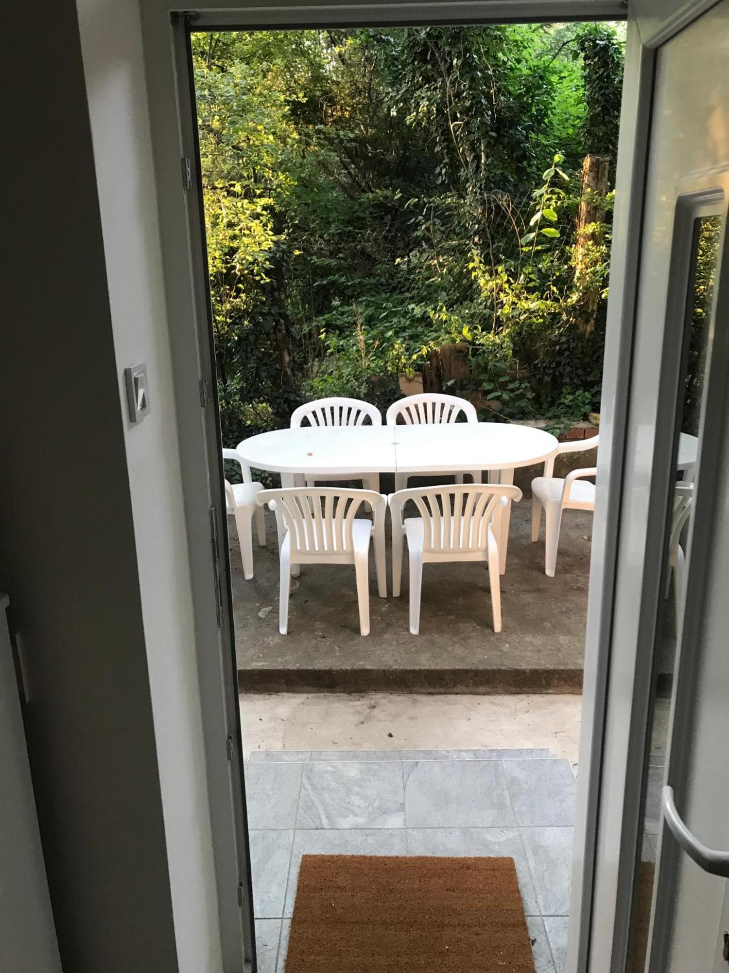 Quiet, Green, Relaxing Place - 2 Bedroom Apartment Balatonfüred Eksteriør billede